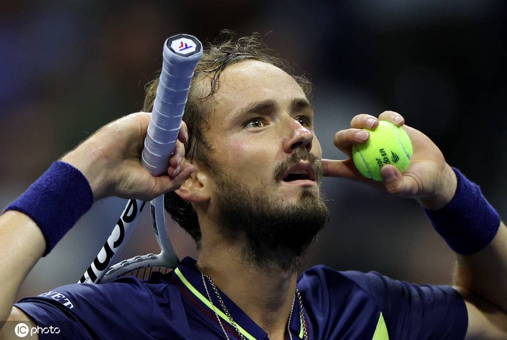 他凭借持续 他凭借持续